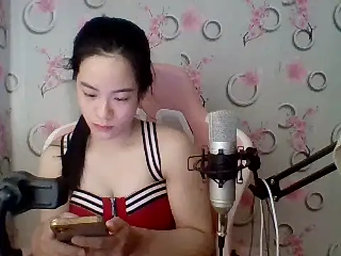 Snapshot of Nana-68 chatting on 03.17.25 Nana-68 online show from 03.17.25