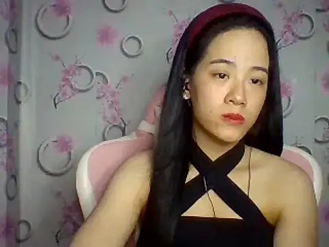 Snapshot of Nana-68 chatting on 10.18.25 Nana-68 online show from 10.18.25