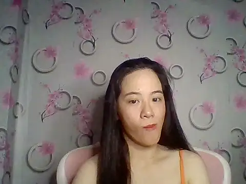 Snapshot of Nana-68 chatting on 11.02.25 Nana-68 online show from 11.02.25