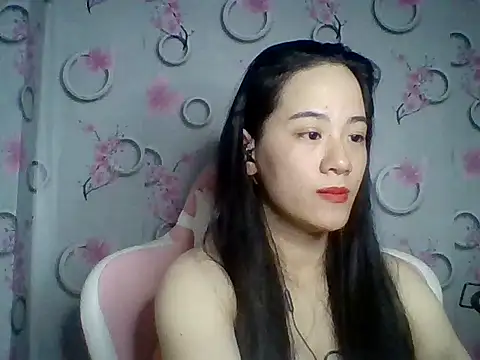 Snapshot of Nana-68 chatting on 11.06.25 Nana-68 online show from 11.06.25