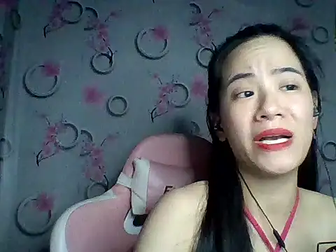 Snapshot of Nana-68 chatting on 11.14.25 Nana-68 online show from 11.14.25