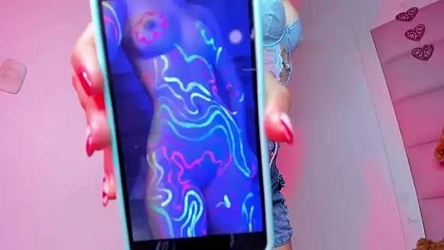 Snapshot of little-Emma chatting on 02.02.25 little-Emma online show from 02.02.25