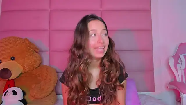 Snapshot of little-Emma chatting on 03.02.25 little-Emma online show from 03.02.25