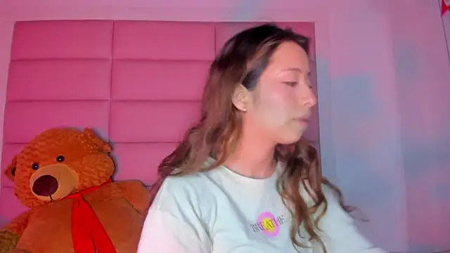 Snapshot of little-Emma chatting on 03.15.25 little-Emma online show from 03.15.25