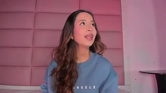 Snapshot of little-Emma chatting on 11.23.25 little-Emma online show from 11.23.25