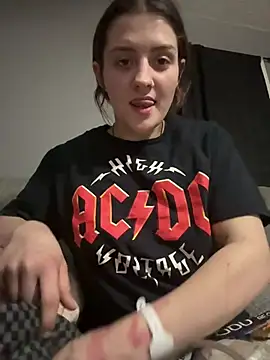 Snapshot of emilysue1 chatting on 02.02.26 emilysue1 online show from 02.02.26