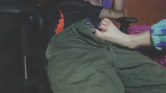 OldManAndGirlishLady online show from 01.08.25