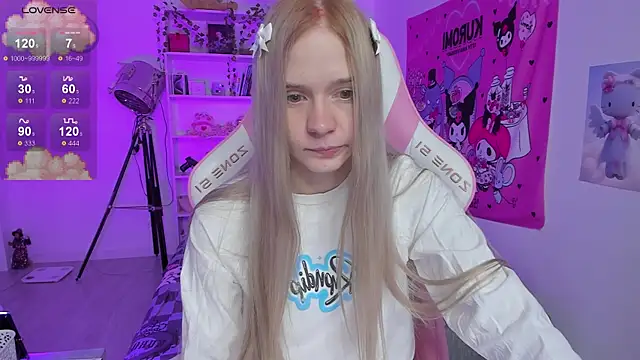 Snapshot of Milia_Parker chatting on 03.22.25 Milia Parker online show from 03.22.25