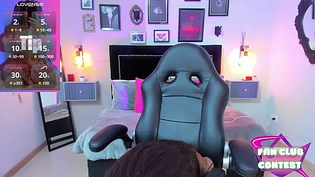 Charlotte  Benett online show from 09.22.25