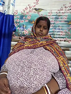 Snapshot of Beauty-queen chatting on 02.20.26 Beauty-queen online show from 02.20.26