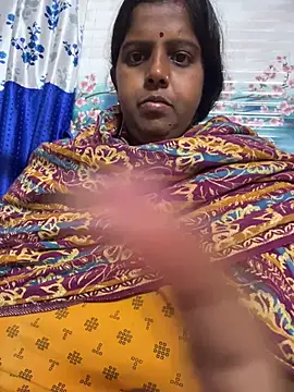 Snapshot of Beauty-queen chatting on 02.21.26 Beauty-queen online show from 02.21.26