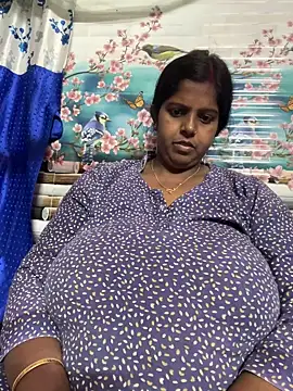 Snapshot of Beauty-queen chatting on 02.24.26 Beauty-queen online show from 02.24.26