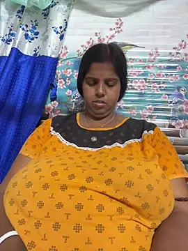 Snapshot of Beauty-queen chatting on 02.25.26 Beauty-queen online show from 02.25.26