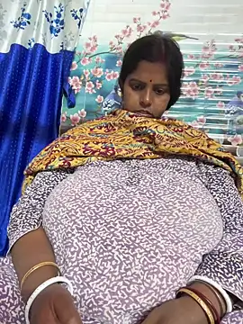 Snapshot of Beauty-queen chatting on 02.26.26 Beauty-queen online show from 02.26.26