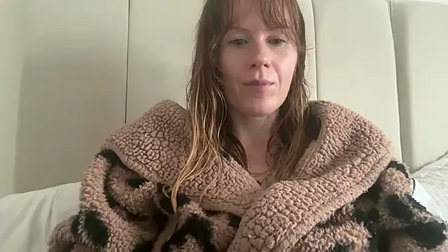 Snapshot of redheadrosie69 chatting on 10.06.25 redheadrosie69 online show from 10.06.25