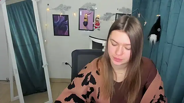 Josephine Kiss online show from 12.14.24