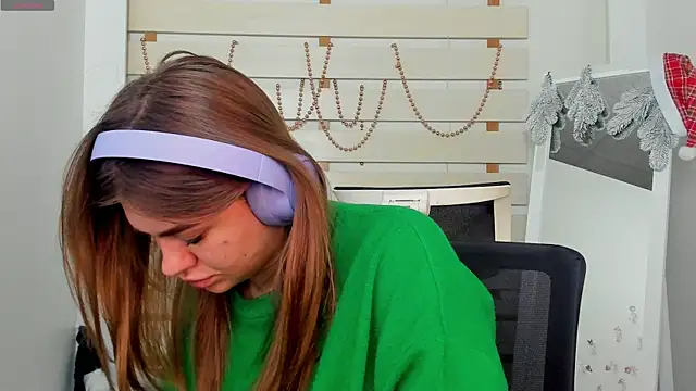 Josephine Kiss online show from 12.20.24