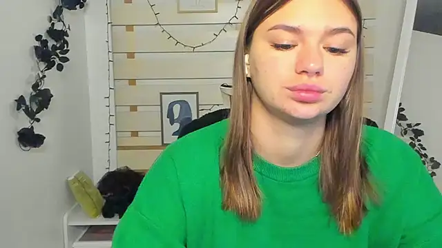 Josephine Kiss online show from 11.11.25