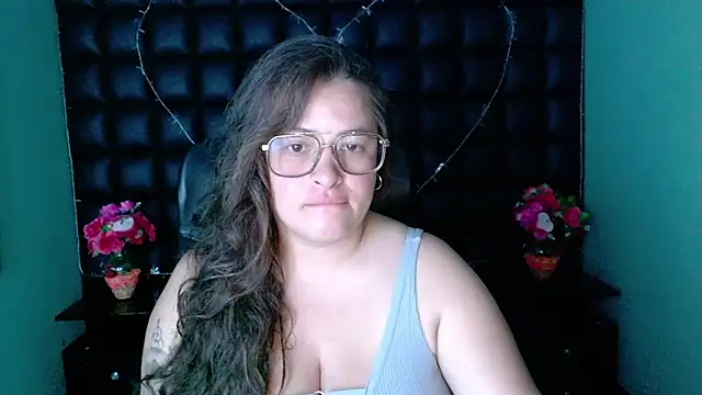 SaraThomso online show from 12.27.24