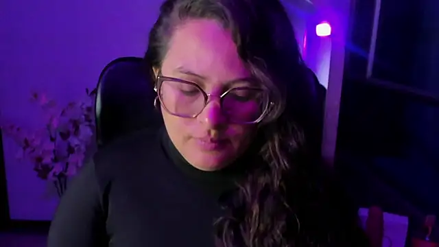 SaraThomso online show from 09.09.25