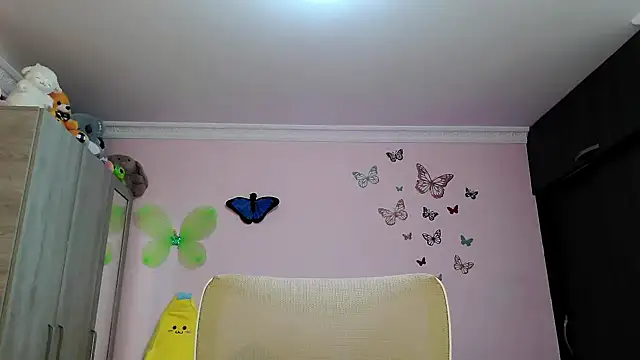 Snapshot of caroline_jonson chatting on 10.10.25 caroline jonson online show from 10.10.25