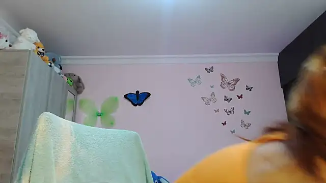 Snapshot of caroline_jonson chatting on 11.14.25 caroline jonson online show from 11.14.25