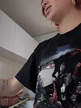 Lorraine Leon online show from 12.24.24