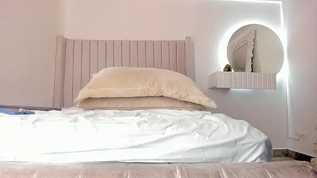 Shelynna azzul online show from 01.28.25