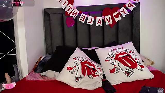 Snapshot of Tifanny_Sweett chatting on 02.13.25 Tifanny Sweett online show from 02.13.25