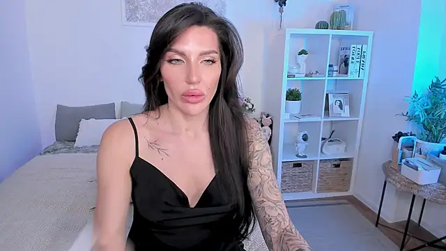 Sasha Miro online show from 11.18.25