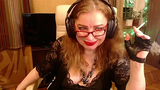 Miss Tress online show from 08.04.26
