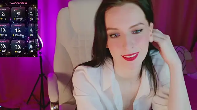 Snapshot of AndreaAshton chatting on 03.20.25 AndreaAshton online show from 03.20.25