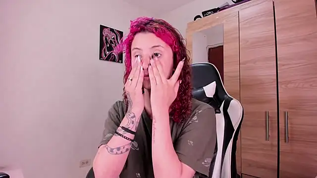 valent 27 online show from 10.17.25