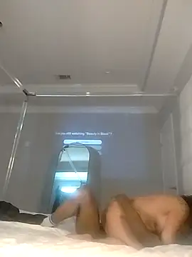 Snapshot of kakebaker chatting on 09.13.25 kakebaker online show from 09.13.25