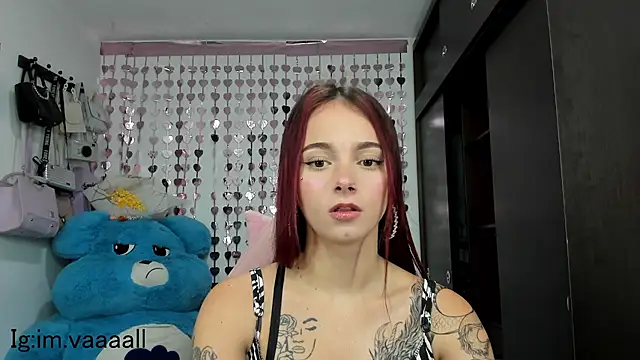 Snapshot of lucyy_tay chatting on 02.13.25 lucyy tay online show from 02.13.25