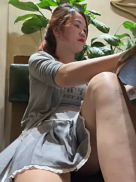 Snapshot of Emily_9xx chatting on 03.21.25 Emily 9xx online show from 03.21.25