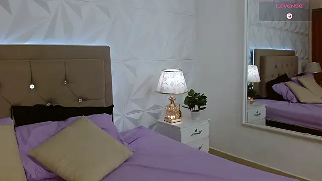 Gwen drew online show from 02.13.26