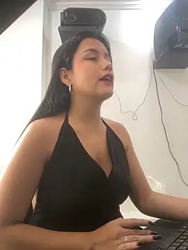 Snapshot of AbbyMillerrr chatting on 12.12.24 AbbyMillerrr online show from 12.12.24