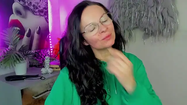 HelenLuxx online show from 02.27.26