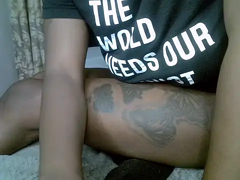 Snapshot of Its_tyra chatting on 10.09.25 Its tyra online show from 10.09.25