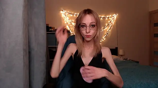 amber quell here online show from 02.23.25