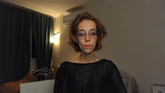 amber quell here online show from 04.03.26