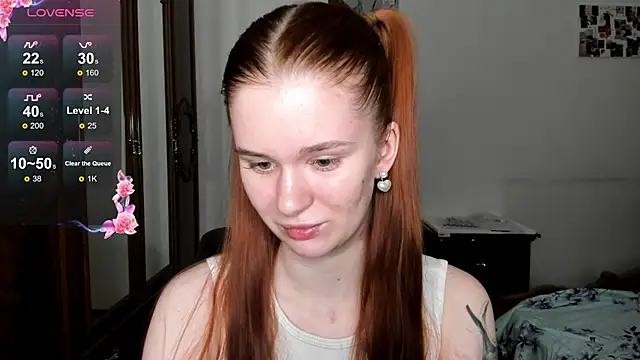 Snapshot of EmilySoul chatting on 02.21.25 EmilySoul online show from 02.21.25