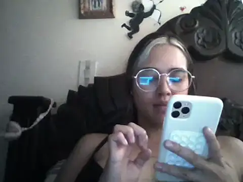 trianabell online show from 02.05.25