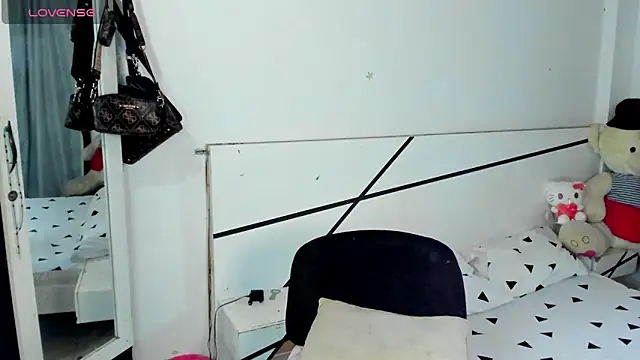 Snapshot of Natalia_Mars chatting on 09.21.25 Natalia Mars online show from 09.21.25