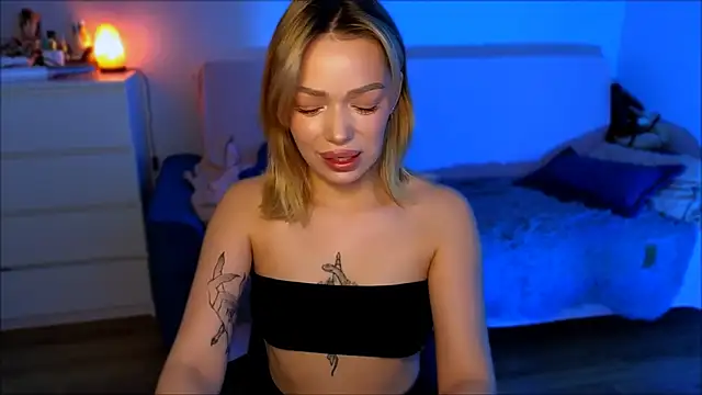 Snapshot of Lily_Yin chatting on 11.30.25 Lily Yin online show from 11.30.25