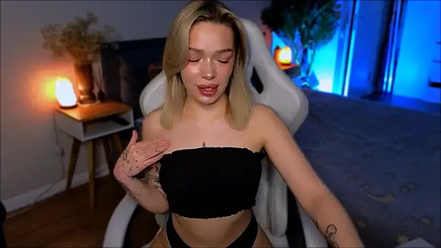 Snapshot of Lily_Yin chatting on 01.10.26 Lily Yin online show from 01.10.26