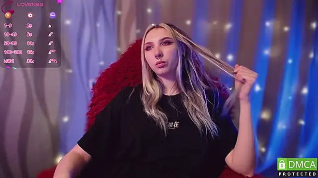 Snapshot of JustMeowGirl chatting on 01.29.25 JustMeowGirl online show from 01.29.25