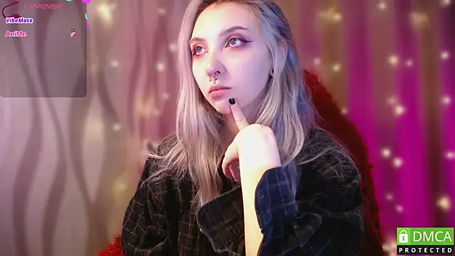 Snapshot of JustMeowGirl chatting on 02.22.25 JustMeowGirl online show from 02.22.25