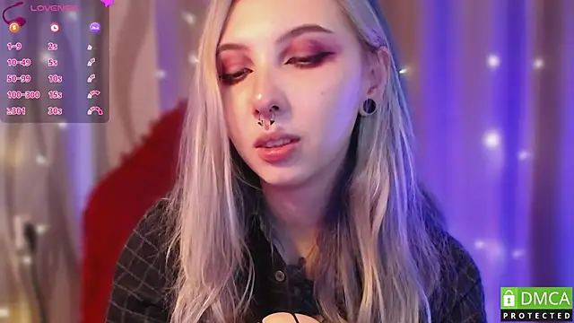 Snapshot of JustMeowGirl chatting on 02.25.25 JustMeowGirl online show from 02.25.25